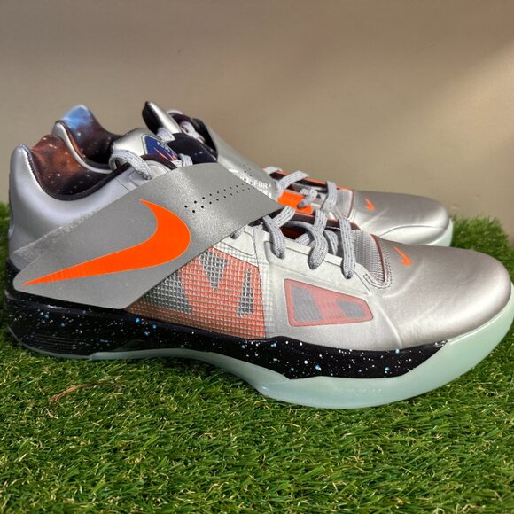 Athletic_Shoes